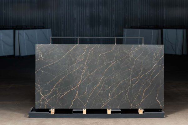 T-ONE Port Laurent Plaka