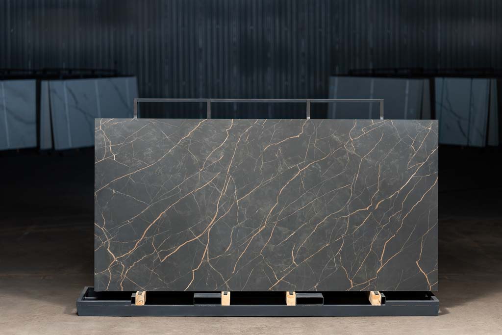 T-ONE Port Laurent Plaka