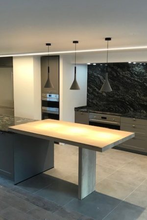 Indian Black Porselen