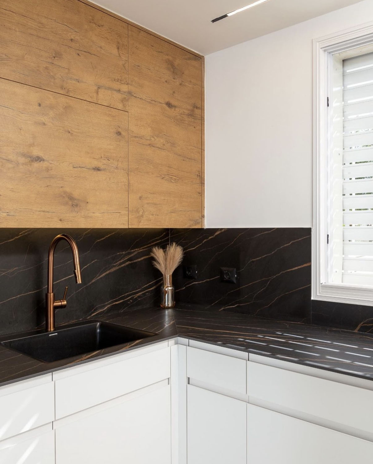 Ascale Laurent Black 12mm Porselen Tezgah