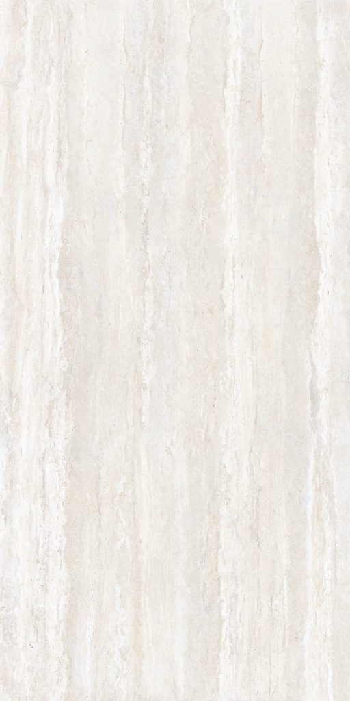 Ascale Tivoli White model porselen tezgahın traverten görünümlü, bej ve krem tonlarındaki dikey damarlı yüzey dokusu.