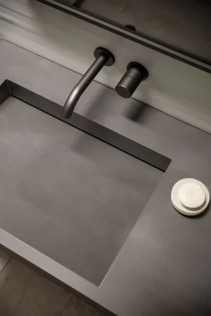 Atlas Plan Boost Smoke, Atlas Plan porselen tezgah, Atlas Plan 12mm, İtalyan porselen tezgah, Boost Smoke fiyat, Ecesoy Atlas Plan, yanmaz duman grisi tezgah