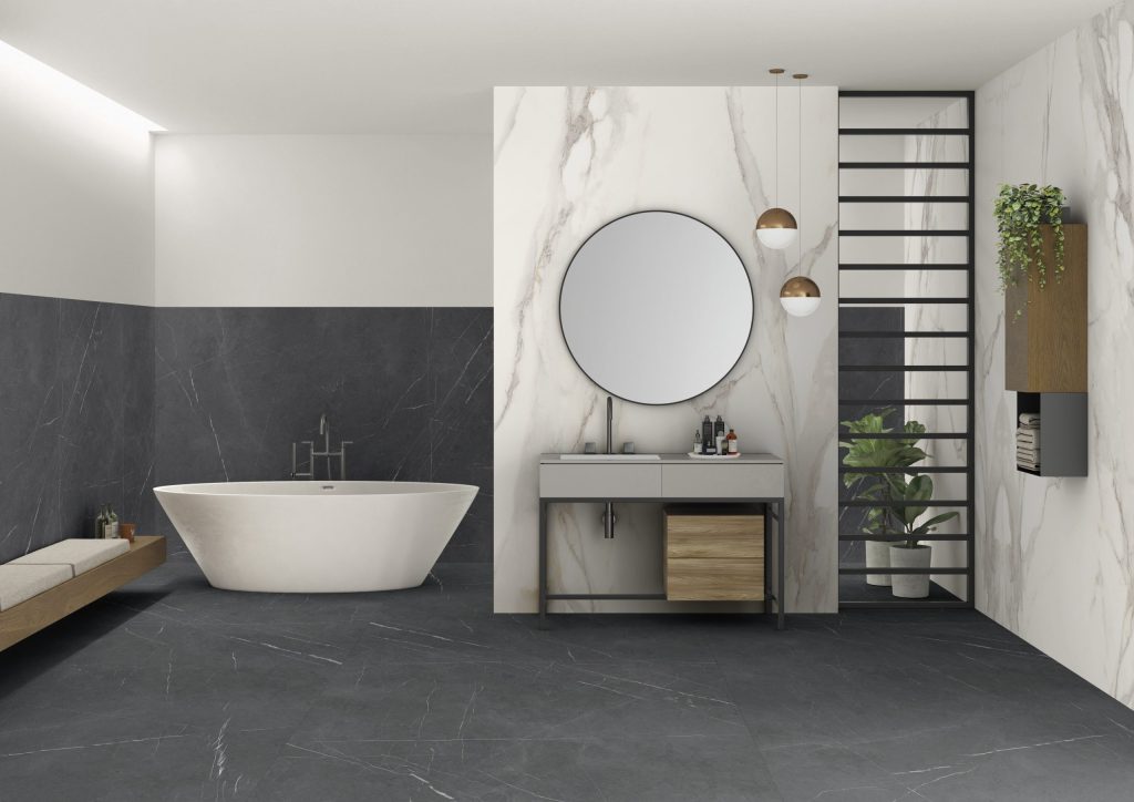 Gri mermer desenli Lapidura Pietra Grigia porselen ile tasarlanmış modern banyo zemin ve duvar kaplaması uygulaması.
