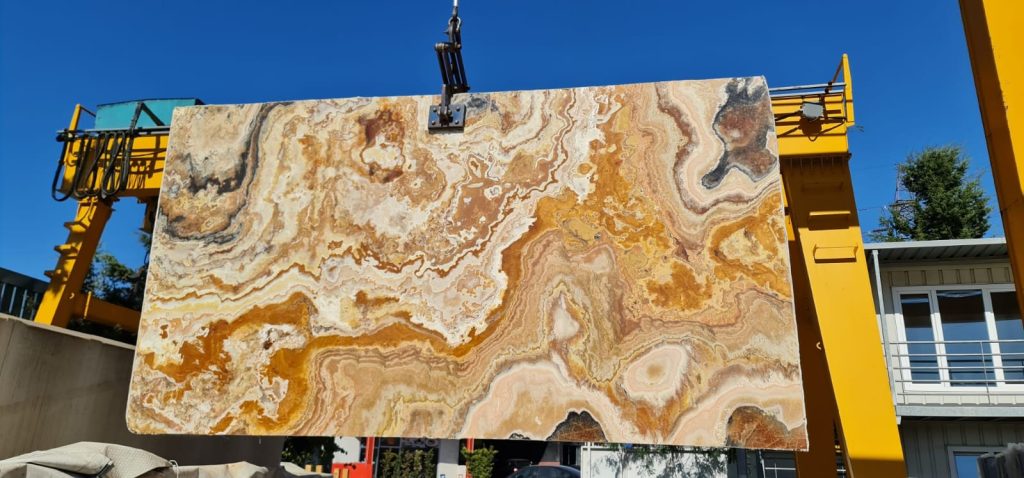 Golden Island Onyx Plaka